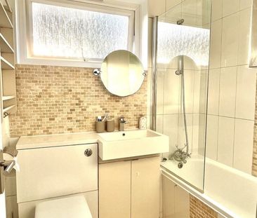Room in a Shared Flat, Wimbledon Park Road, SW18 - Photo 4