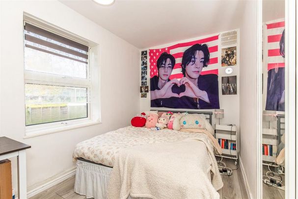 3 bedroom flat to rent - Photo 1