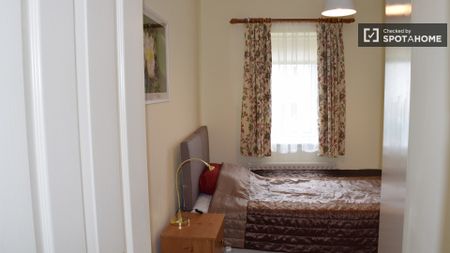 Interior room in shared apartment in Blanchardstown, Dublin - Photo 5