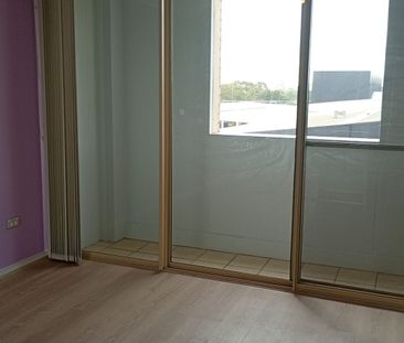 New Painting 2 Bedroom unit and 650M TO AUBURN STATION & SHOPS - Photo 5