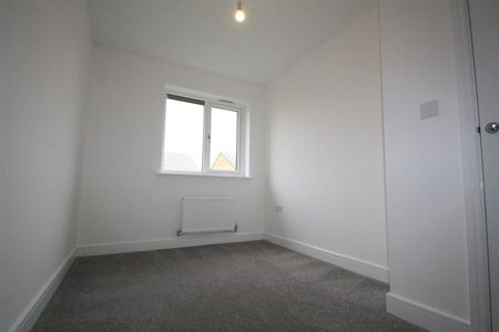 Roman Avenue, Exeter - Photo 3