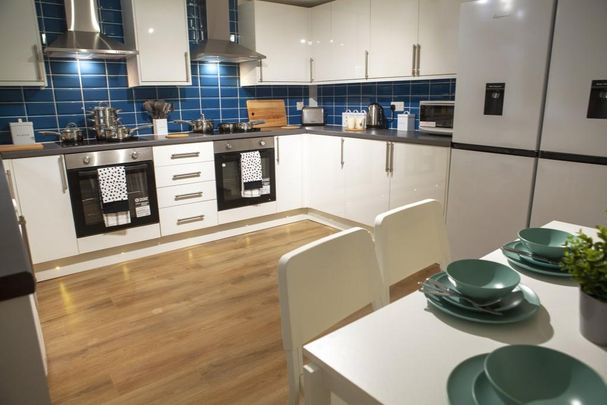 6 bedroom terraced house to rent - Photo 1