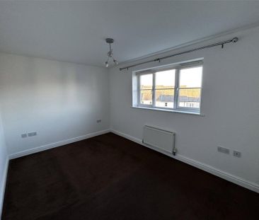 2 bedroom end of terrace house to rent - Photo 1