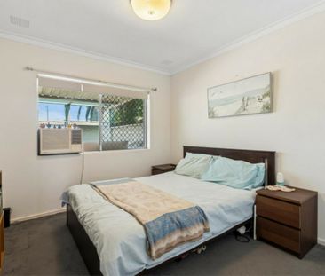 Ideal villa in ideal location - Photo 5