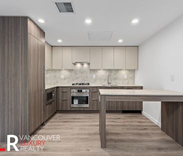 Condo in Surrey, BC - Photo 6