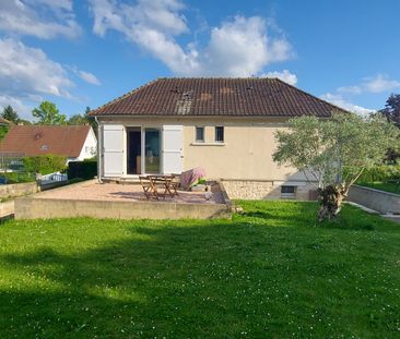 Village proche SENLIS : pavillon sur sous-sol avec jardin - Photo 4