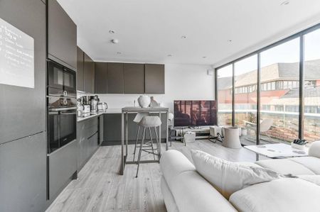 2 bedroom flat to rent - Photo 2