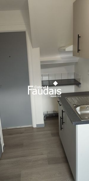 Location Appartement 1 pièce 16m² COUTANCES 50200 - Photo 2