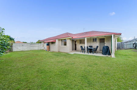 32 Manthey Cres, Bray Park QLD 4500 - House For Rent | Domain - Photo 3