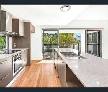 Impeccably Finished 3 Bedroom + Study Duplex - Photo 2