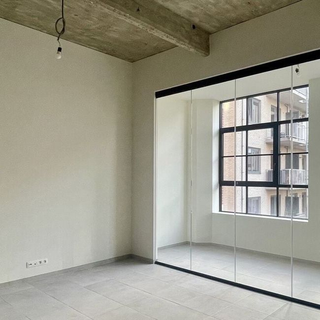 Appartement te huur in Berchem voor € 1.200 met 2 slaapkamers - Photo 1
