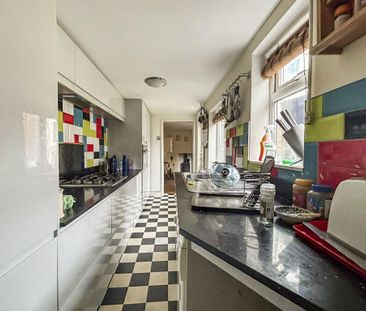 2 bedroom end of terrace house to rent - Photo 4