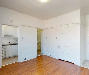 384 MacLaren St. — Bachelor - Photo 3