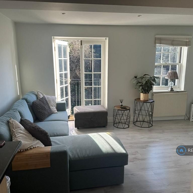 2 bedroom end of terrace house to rent - Photo 1