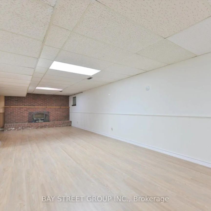 33 KILCHURN CASTLE DRIVE - Photo 1