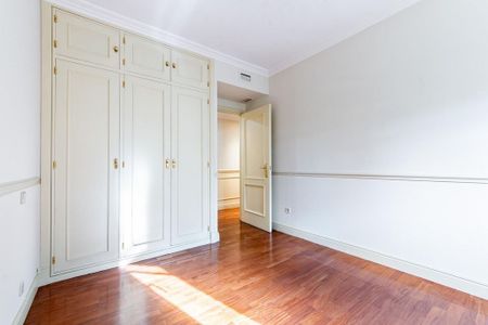 4 room luxury Flat for rent in Alcobendas, Spain - Photo 4