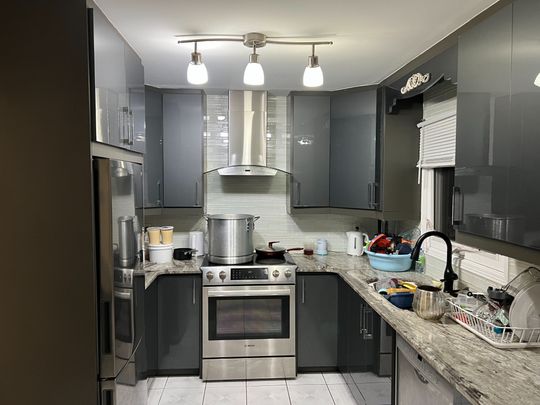 For Lease - 14 Songsparrow Drive, Brampton, Ontario - Photo 1