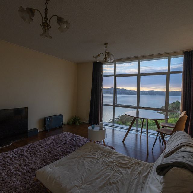 Cosy apartment with amazing views in Maupuia - Photo 1