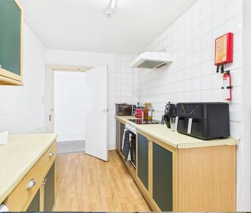 3 bedroom apartment to rent - Photo 5