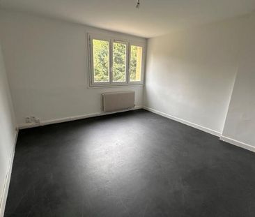 APPARTEMENT TYPE 4 69m2 CLAIX ALLEE DES JARDINS - Photo 1