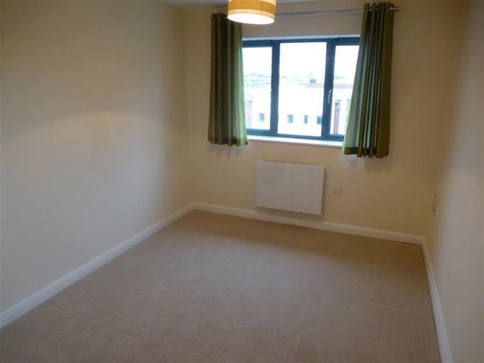 Castle Locks, Kidderminster, Castle Road - Photo 1