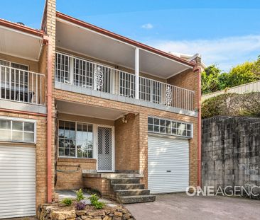 STYLISH COASTAL LIVING IN THE HEART OF KIAMA - Photo 1