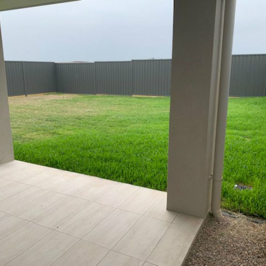 Spacious Living! - Photo 1