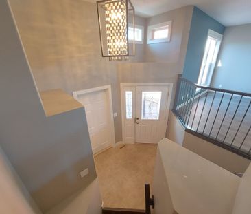 Beautiful 3 Bedroom Main Floor in Blackfalds! - Photo 6