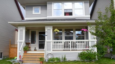3 Bed House In Bridlewood | Pets Negotiable | Double Garage - Photo 2