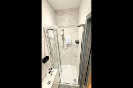 Studio Flat, Oakford Road, NW5 - Photo 4