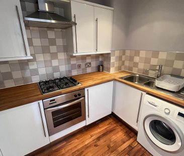 2 bedroom flat to rent - Photo 4