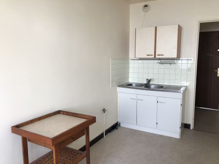 Location Appartement 2 pièces 40m² VIERZON 18100 - Photo 4