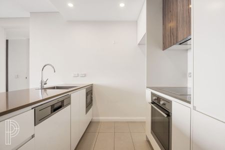 Beautifully presented apartment in a fantastic location - Photo 4