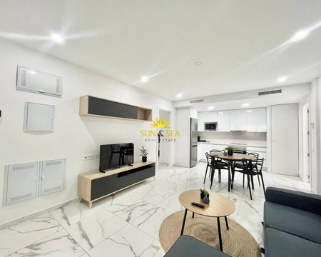 TWO-BEDROOM APARTMENT – TORREVIEJA - Foto 2