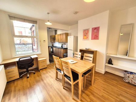 3 bedroom house share to rent - Photo 4