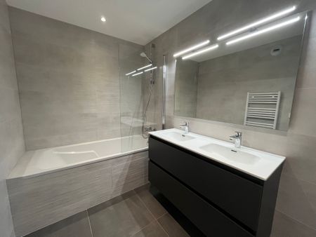 Location Appartement 4 pièces 91m² - Photo 4