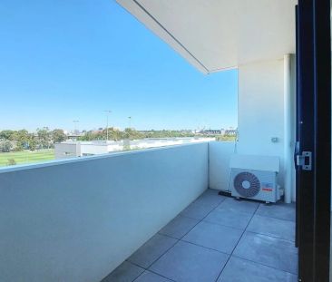 GREAT INNER CITY PAD WITH IMMACULATE INTERIORS - Photo 5