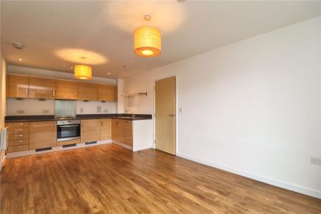 Bradfield House, Woking, Surrey, GU22 - Photo 5