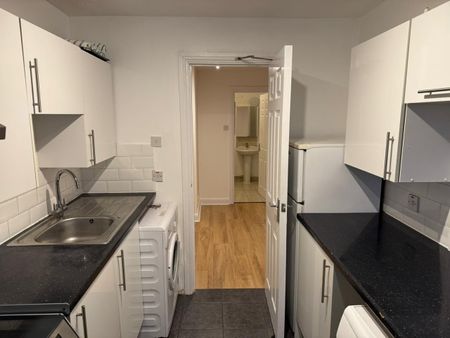 1 Bed Flat, Shapland Way, N13 - Photo 2