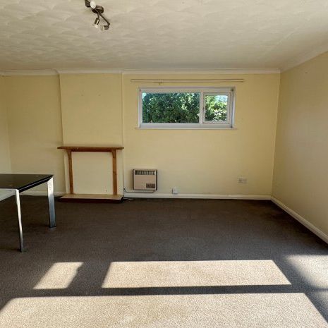 Hyde Square, Upper Beeding, BN44 - Photo 1