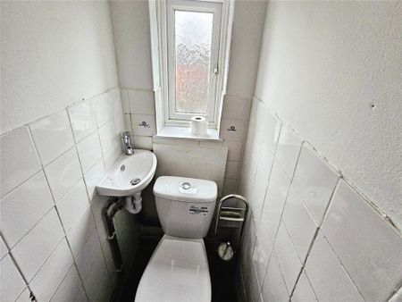 3 bedroom semi-detached house to rent - Photo 5