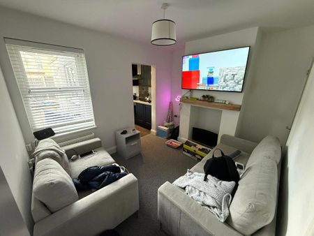 3 bedroom end of terrace house to rent - Photo 5