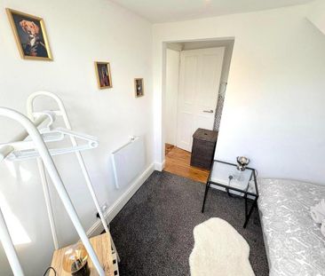 3 bedroom flat to rent - Photo 1