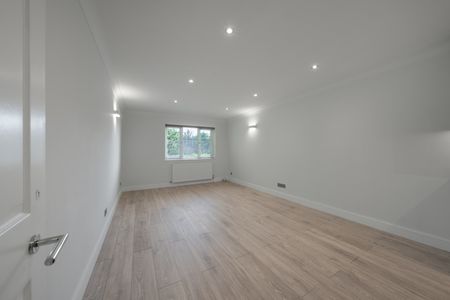 High Road, London, N20 - Photo 2