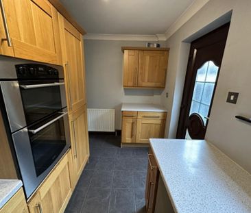 2 Bedroom Semi-Detached House - Photo 3