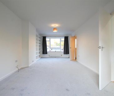 3 bedroom detached house to rent - Photo 2