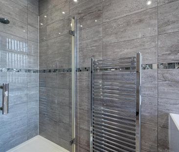 2 bedroom end of terrace house to rent - Photo 3