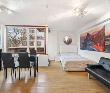 Situated in a secure development near St James's Park, London. This... - Photo 5