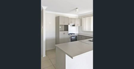 Perfectly Situated 3 Bedroom Duplex! - Photo 3