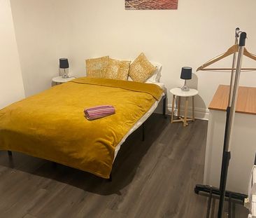 Room in a Shared House, Chester Road, M32 - Photo 4